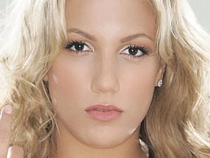 Kin8tengoku KI-3881 Britney Pierce Beauty Of Legend / Britney Pierce Legendary Beauty Britney Pierce A Fascinating Body That Captivates Men Britney Pierce / Britney Pierce